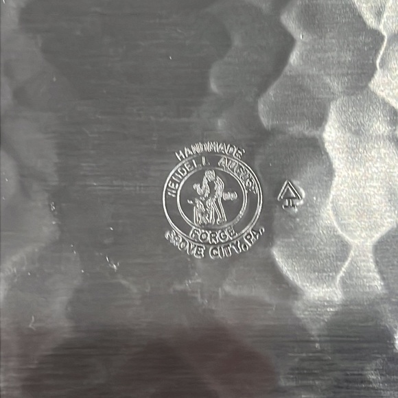 Curved Farm Plate Wendell August Forge - Picture 6 of 7